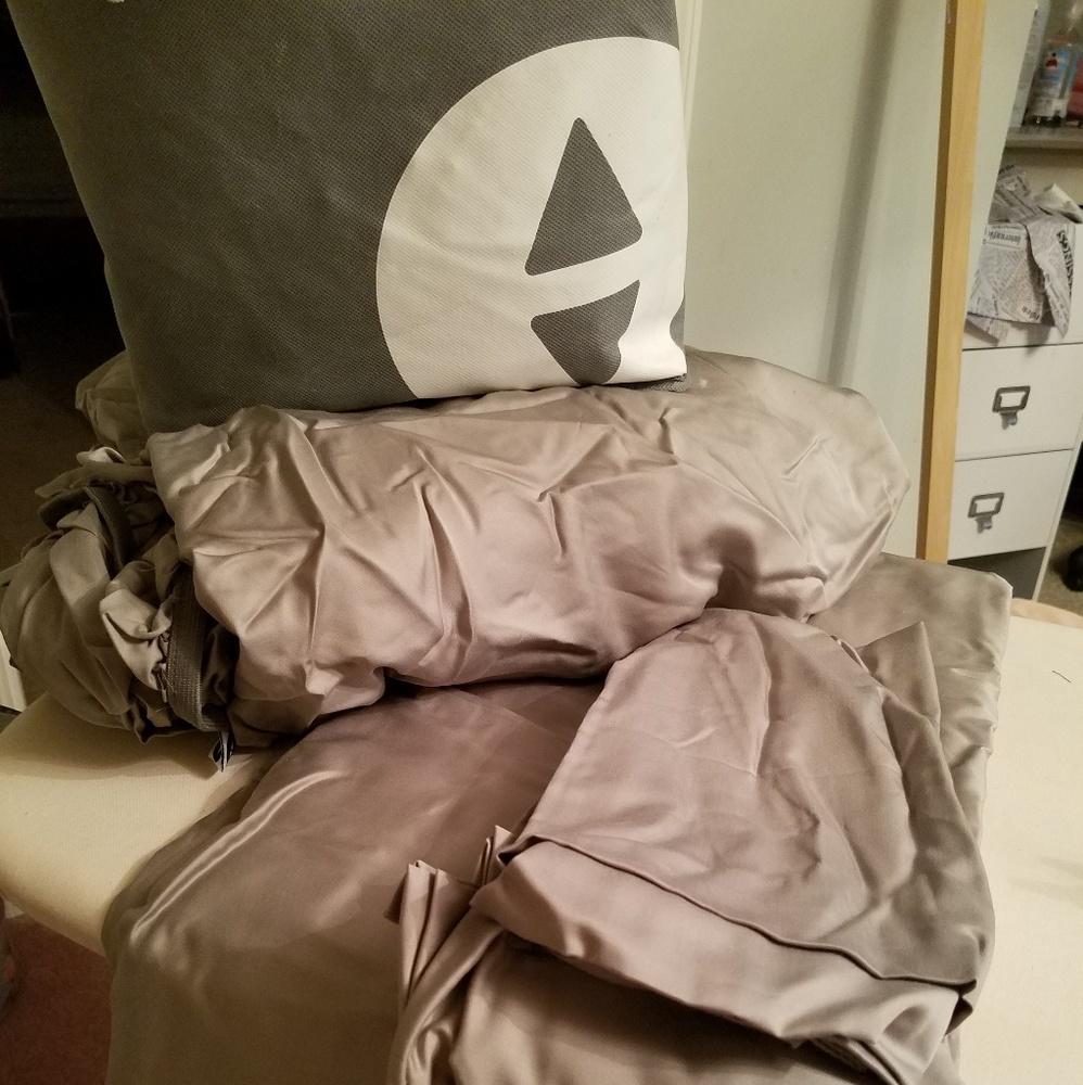 NWOT California king Sleep Number lyocell sheets